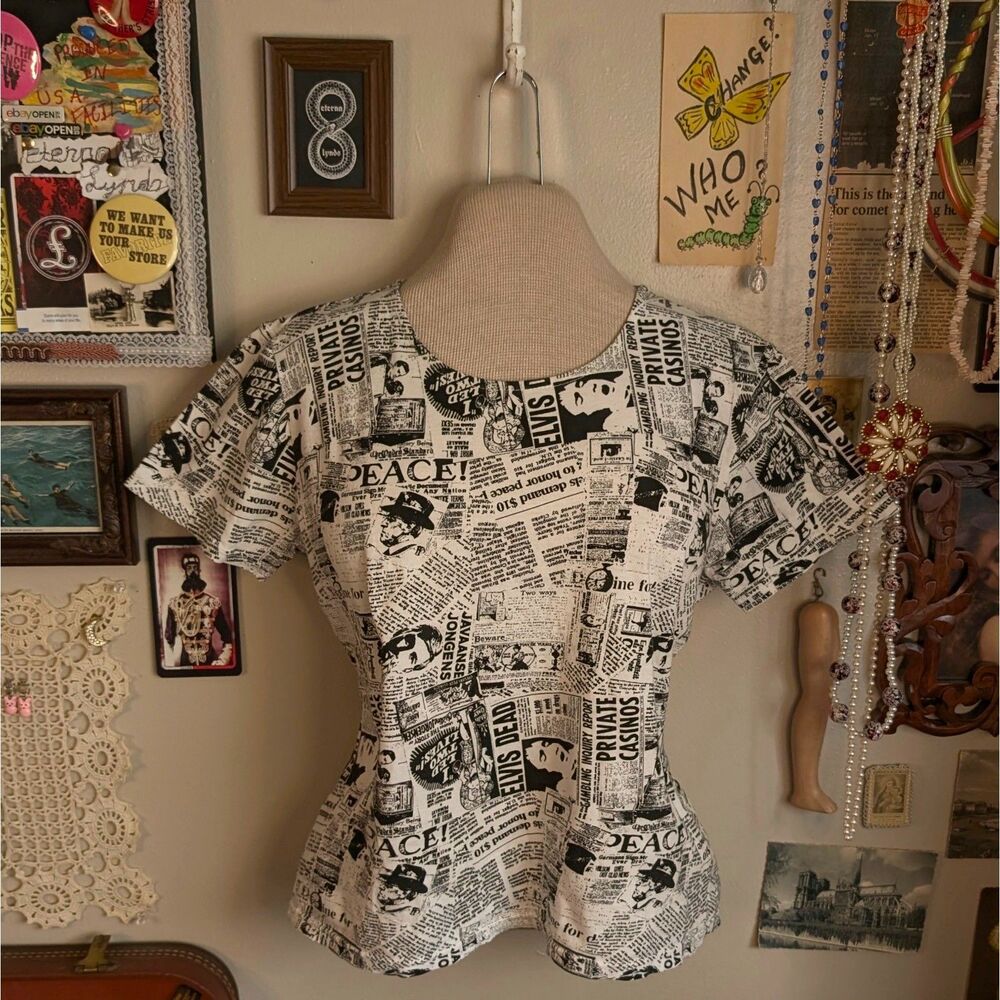 Vintage Newspaper Graphic T-Shirt Women's Large Black White
